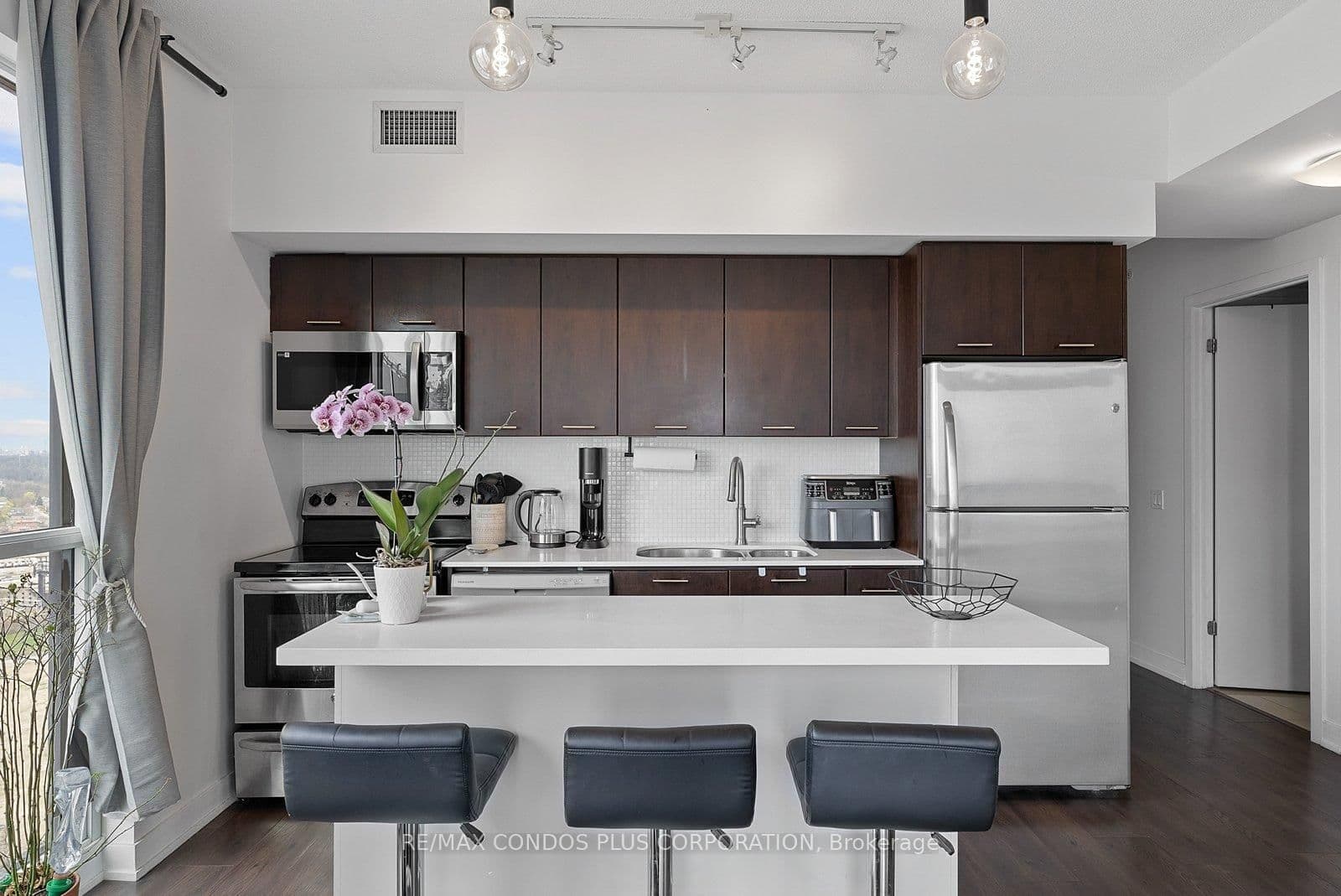 2212 Lakeshore Boulevard W, Unit 3206 thumbnail 8