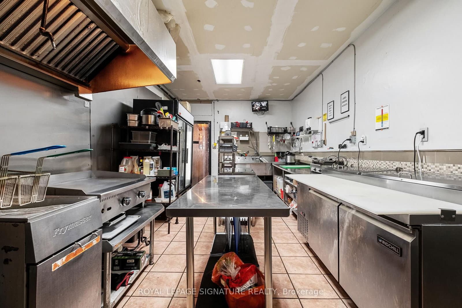 1310 St Clair Avenue W thumbnail 16