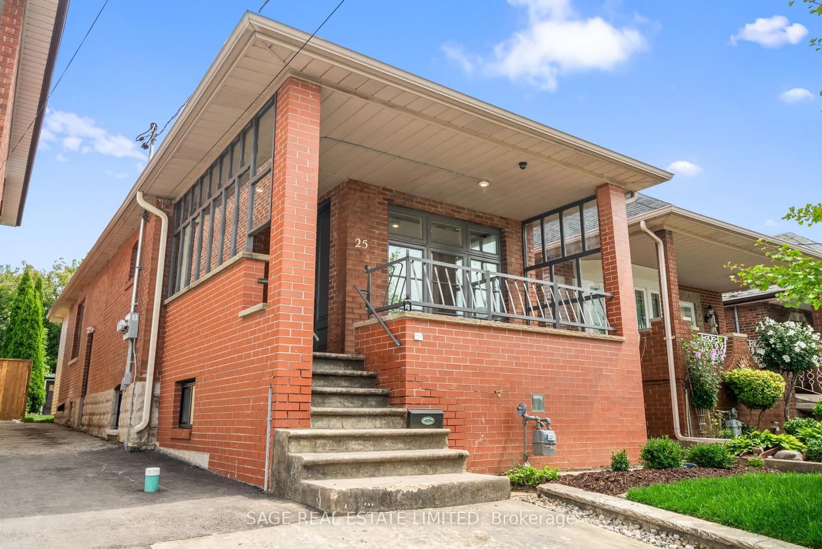 25 Chamberlain Avenue thumbnail 2