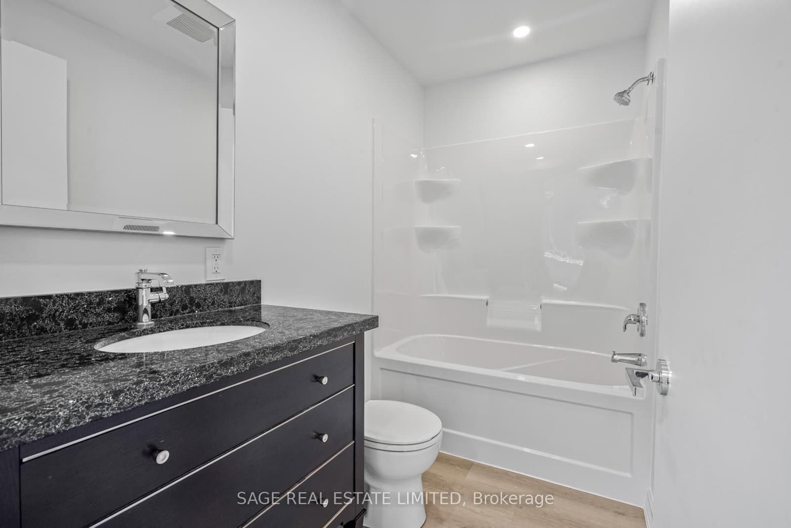25 Chamberlain Avenue thumbnail 22