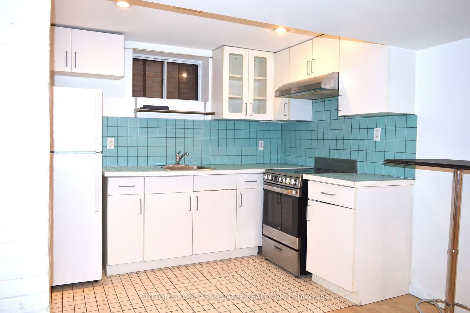 360 Sorauren Avenue, Unit BSMT thumbnail 12