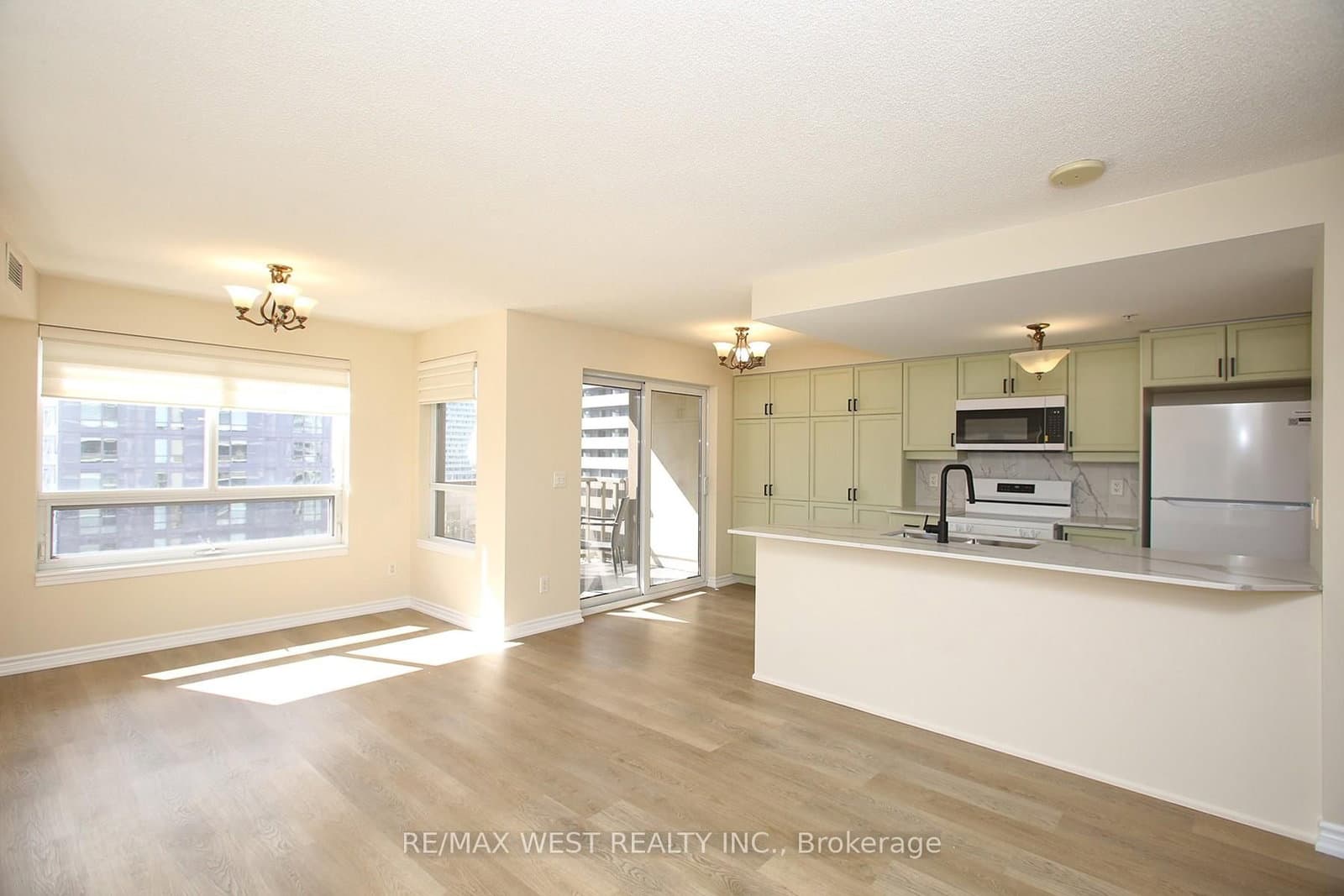 350 Princess Royal Drive, Unit 1101 thumbnail 10