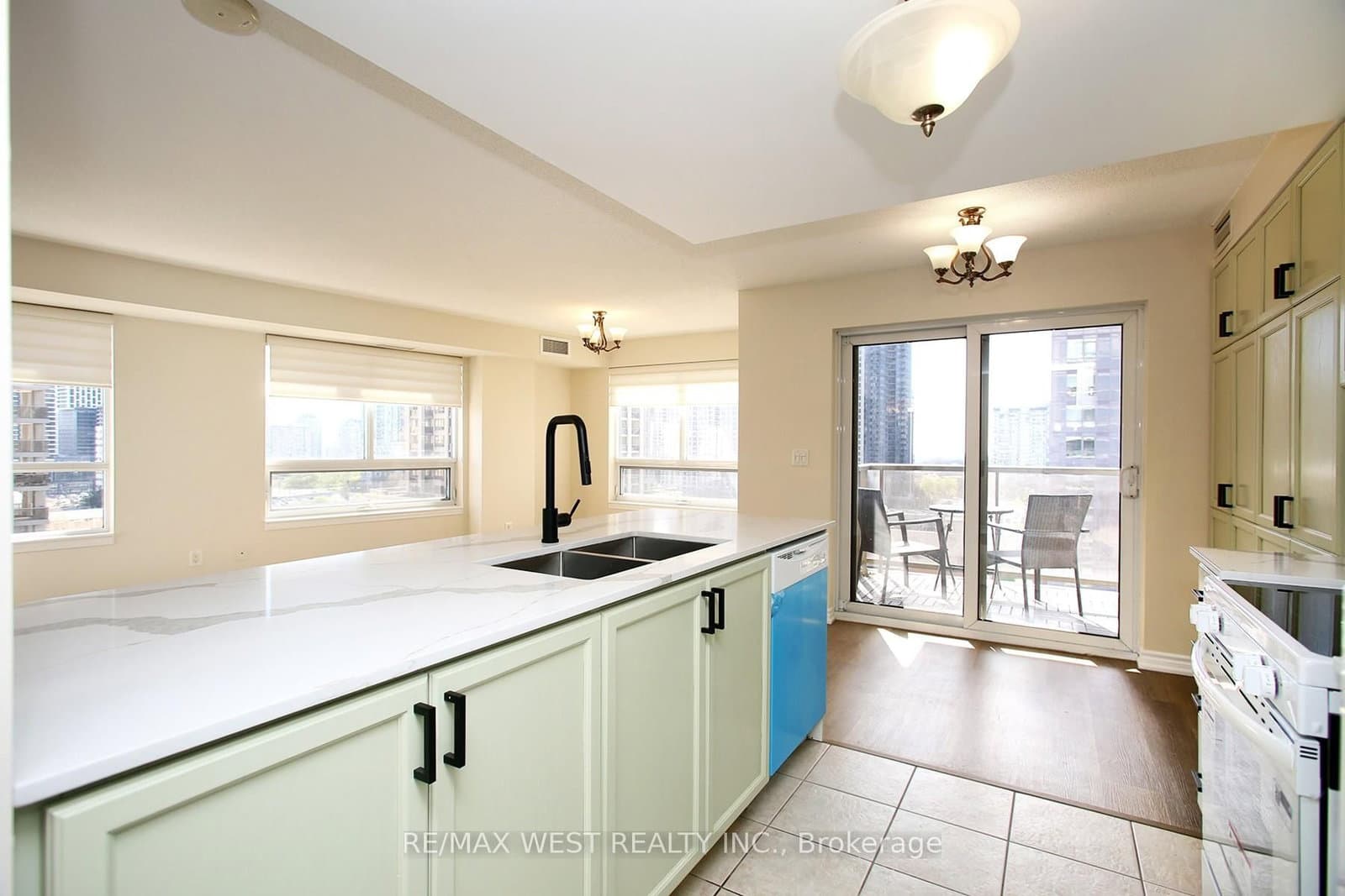 350 Princess Royal Drive, Unit 1101 thumbnail 11