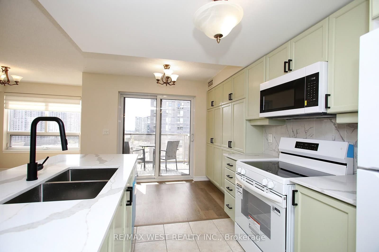 350 Princess Royal Drive, Unit 1101 thumbnail 12