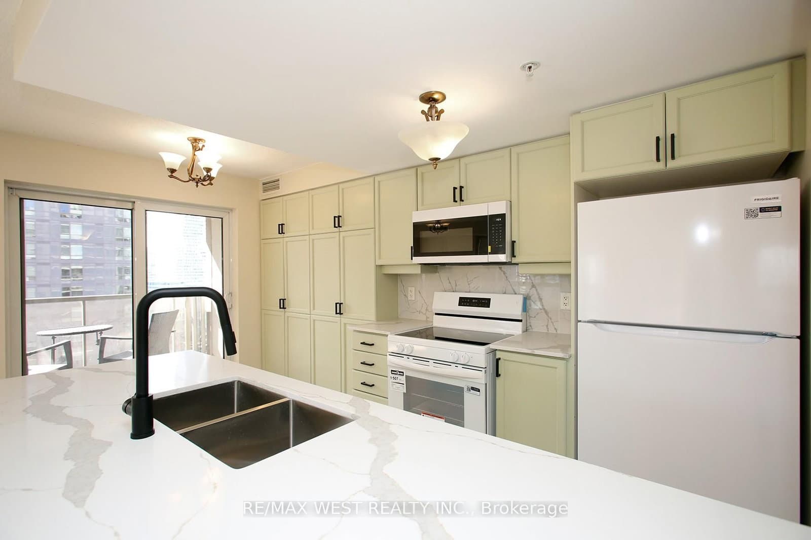 350 Princess Royal Drive, Unit 1101 thumbnail 13