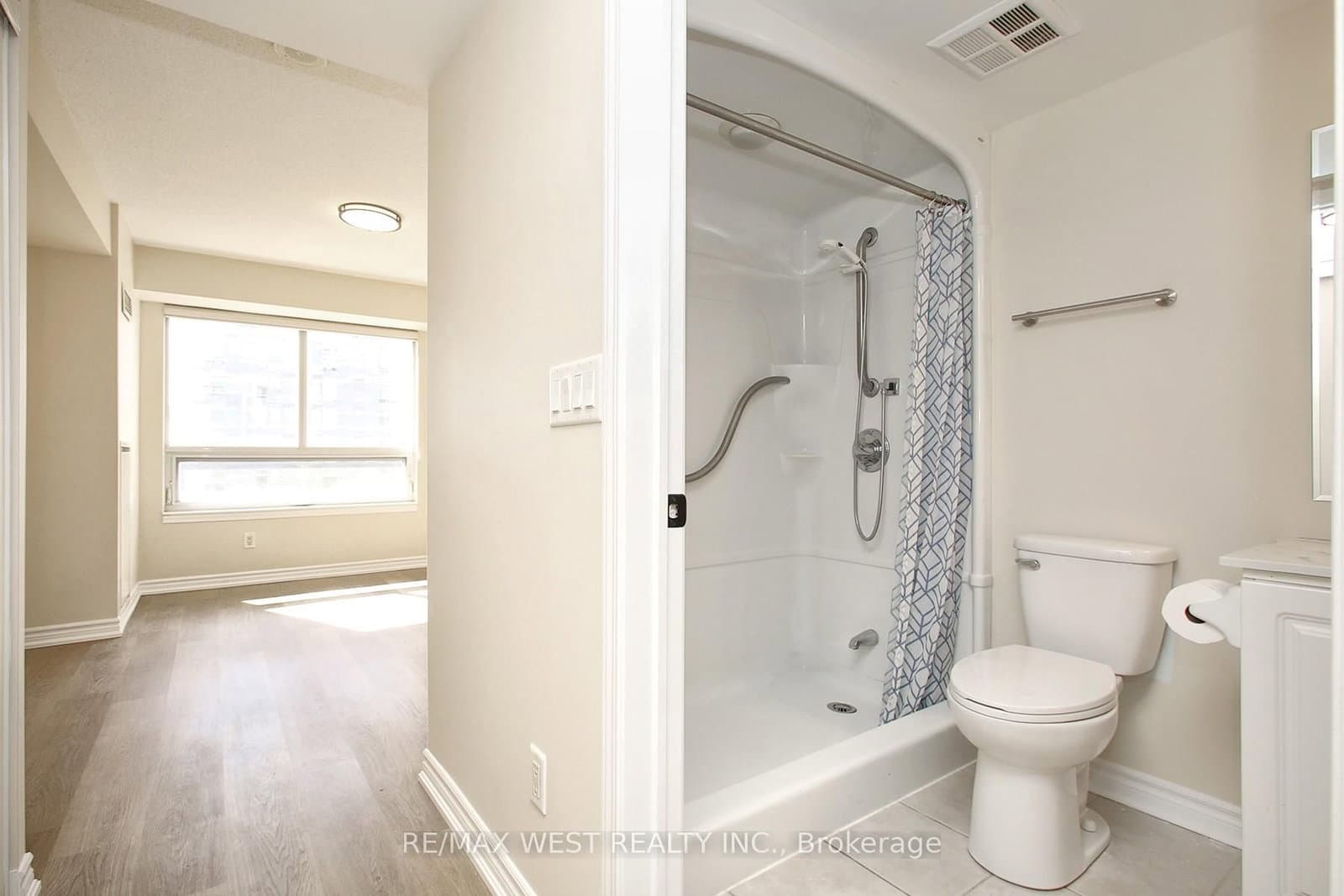 350 Princess Royal Drive, Unit 1101 thumbnail 17