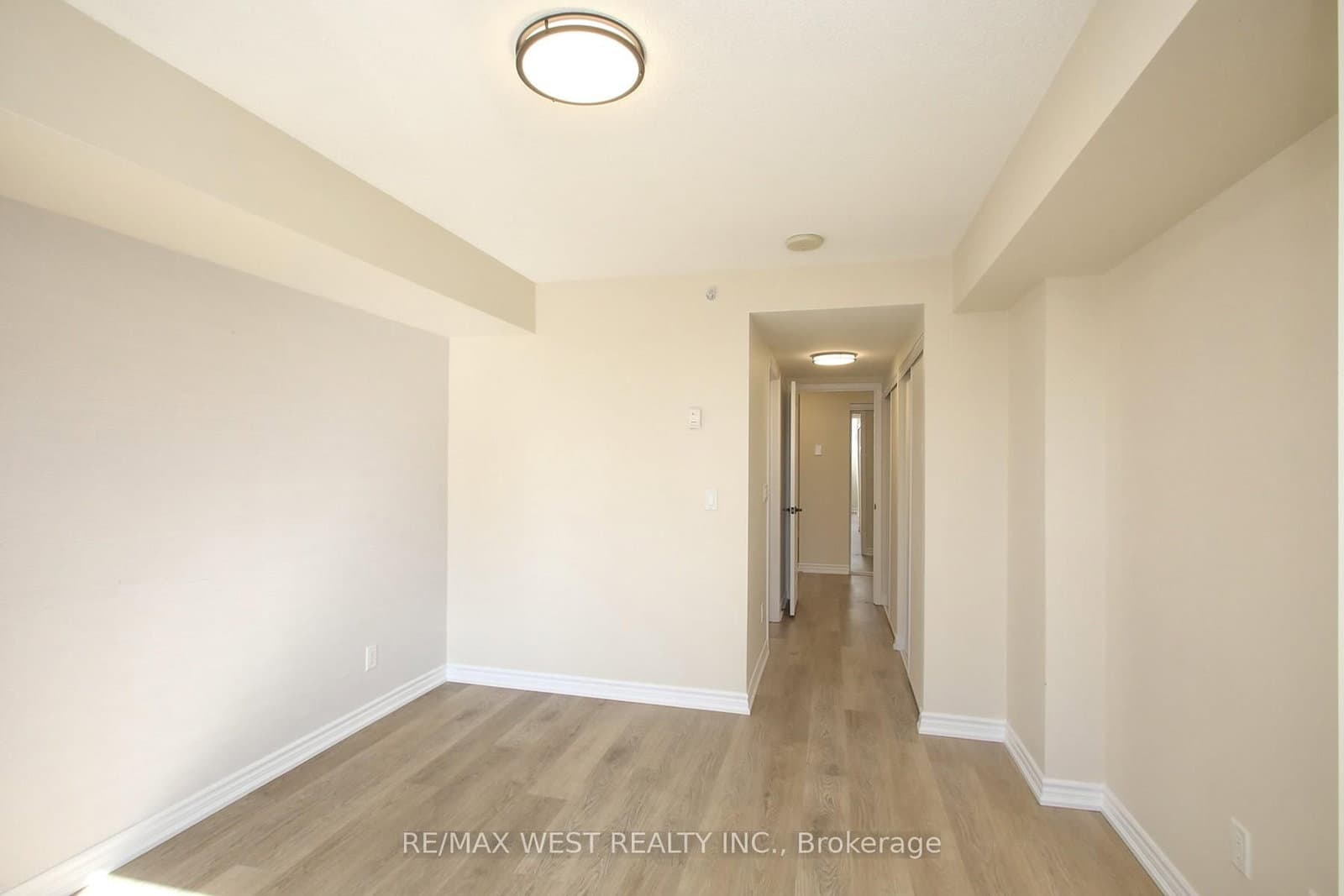 350 Princess Royal Drive, Unit 1101 thumbnail 22