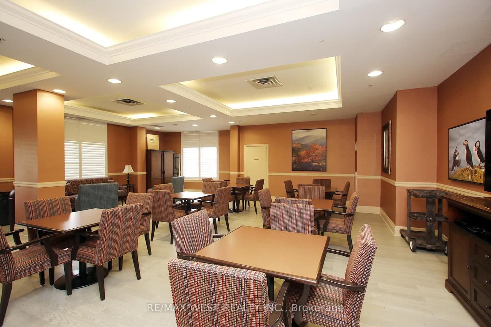 350 Princess Royal Drive, Unit 1101 thumbnail 31
