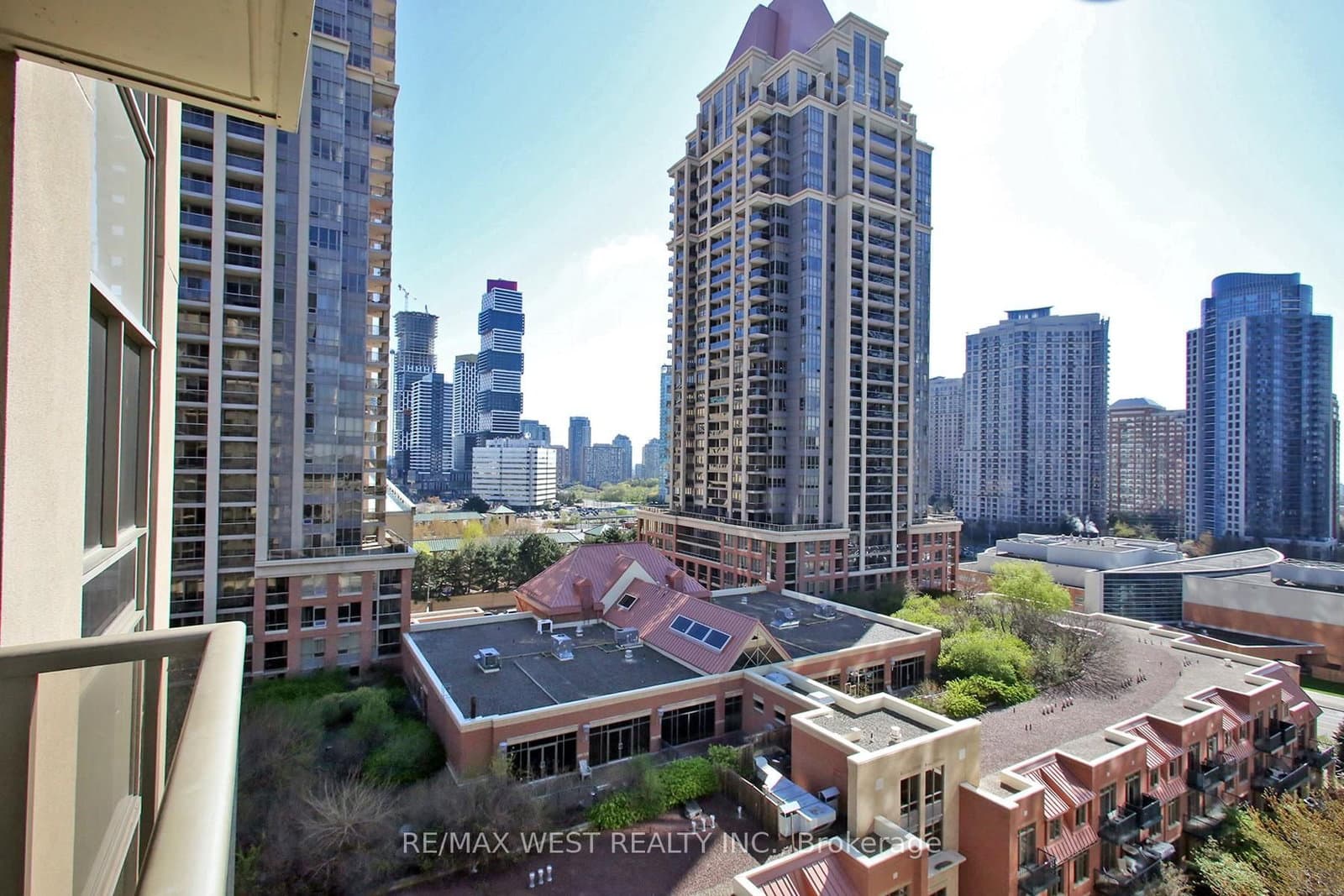 350 Princess Royal Drive, Unit 1101 thumbnail 33