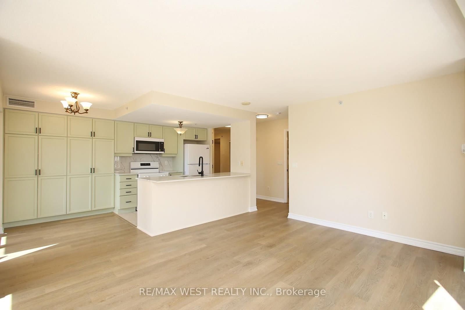 350 Princess Royal Drive, Unit 1101 thumbnail 7