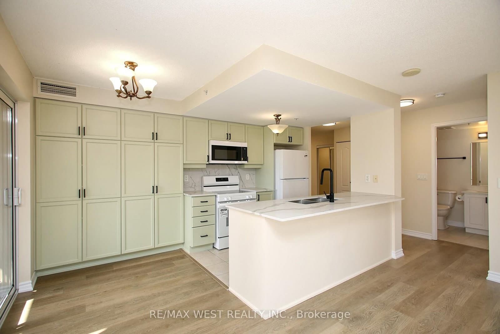 350 Princess Royal Drive, Unit 1101 thumbnail 8