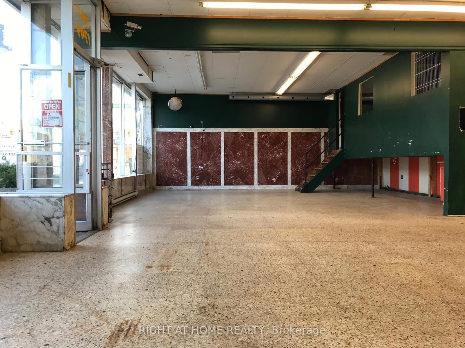 1745,1747 & 175 St. Clair Avenue W thumbnail 14