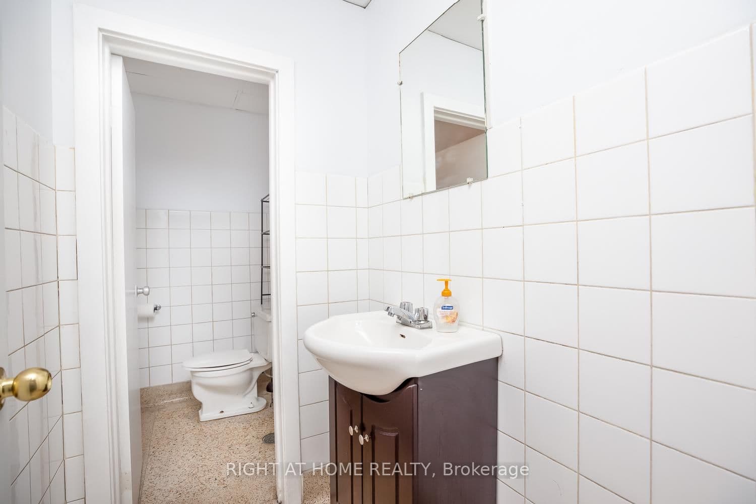 1745,1747 & 175 St. Clair Avenue W thumbnail 15