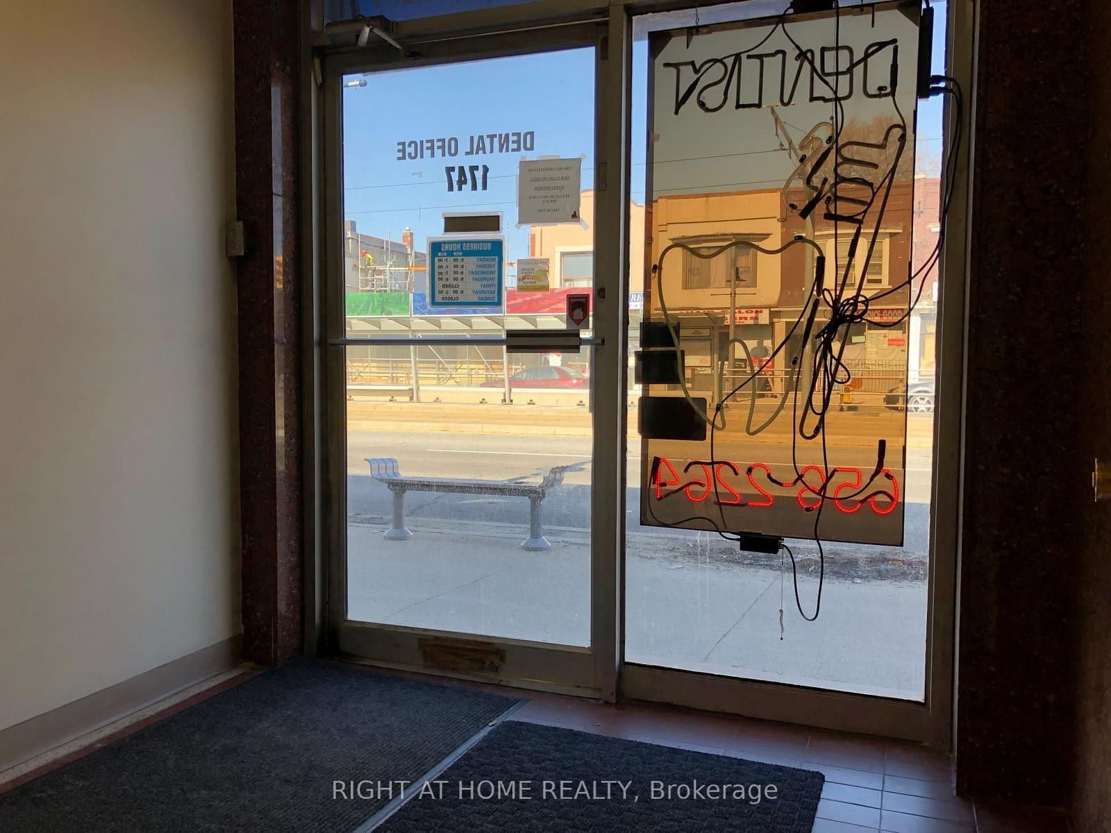 1745,1747 & 175 St. Clair Avenue W thumbnail 18