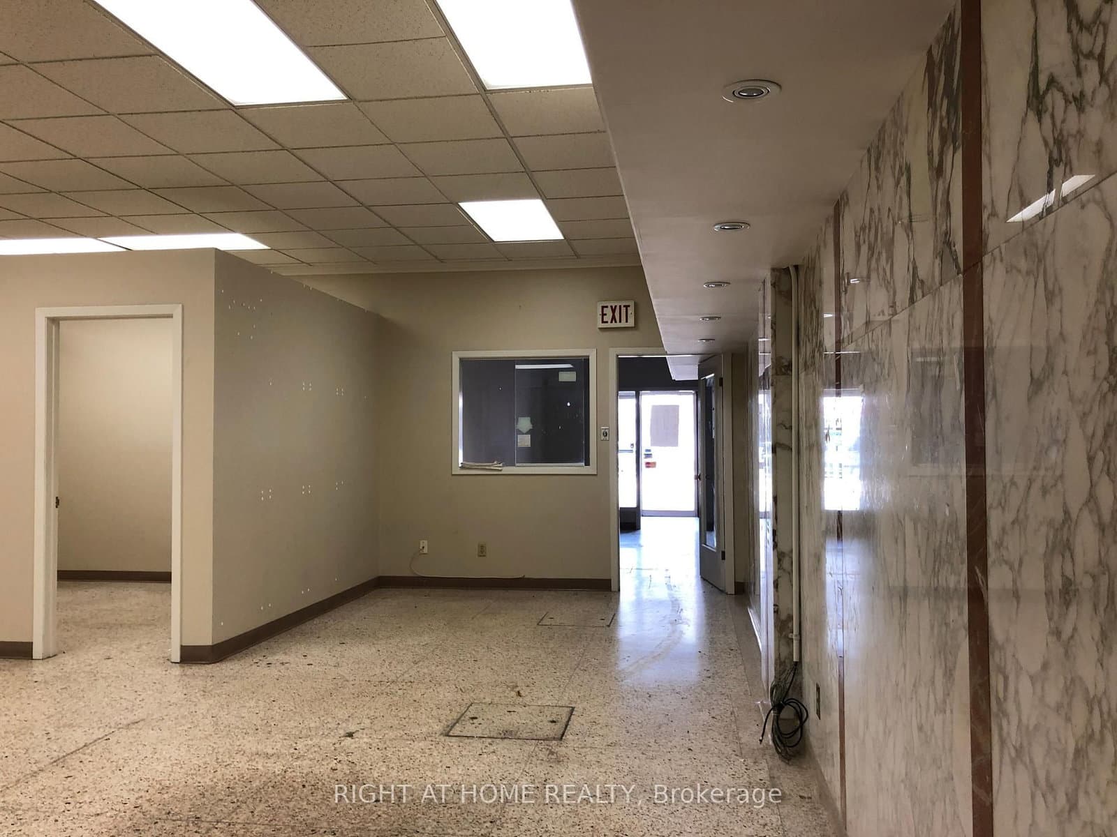 1745,1747 & 175 St. Clair Avenue W thumbnail 23