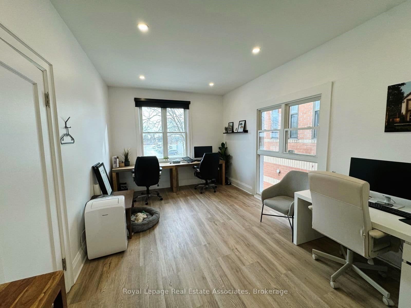 94 Lakeshore Road E, Unit 201+B thumbnail 6