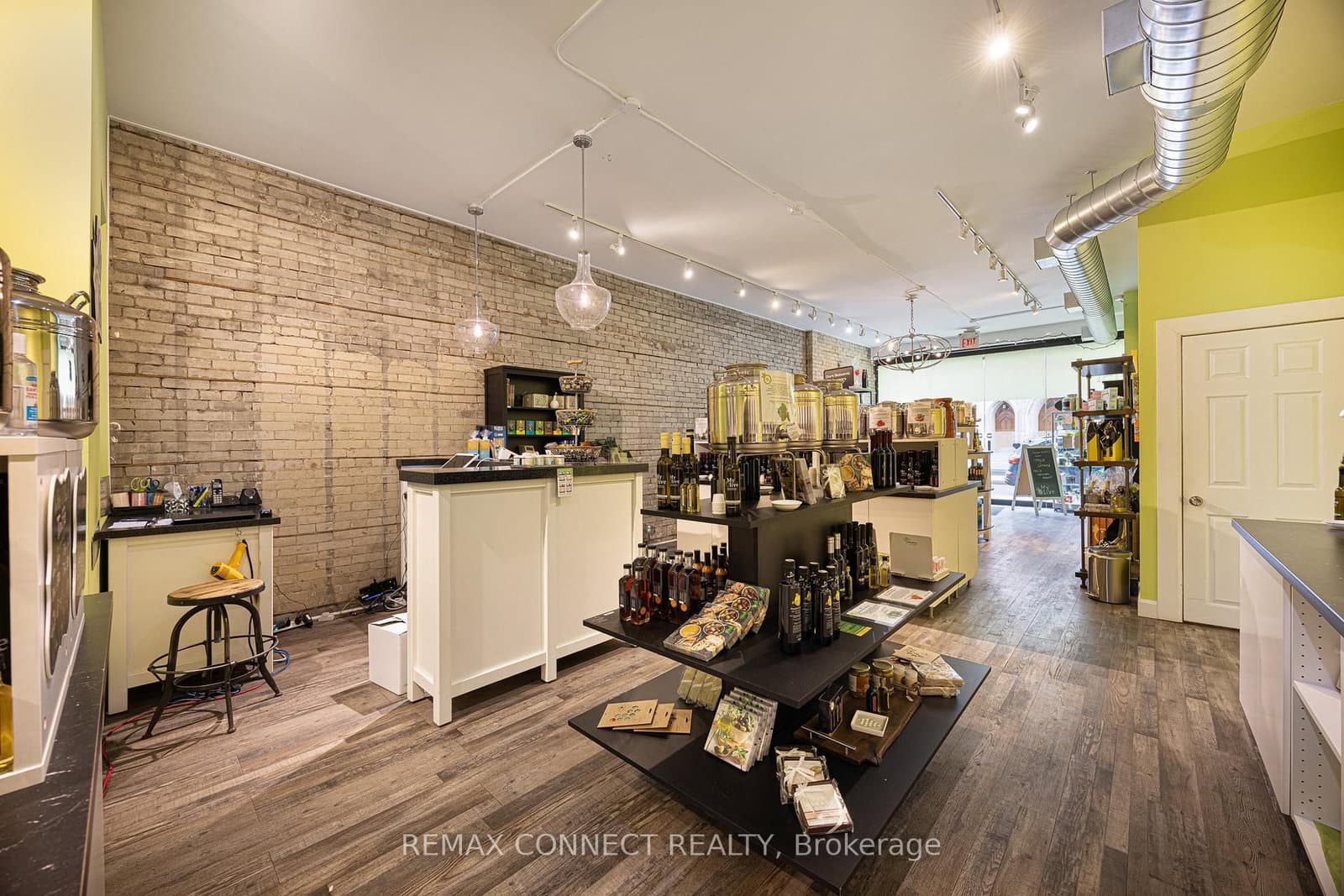 151 Roncesvalles Avenue thumbnail 5