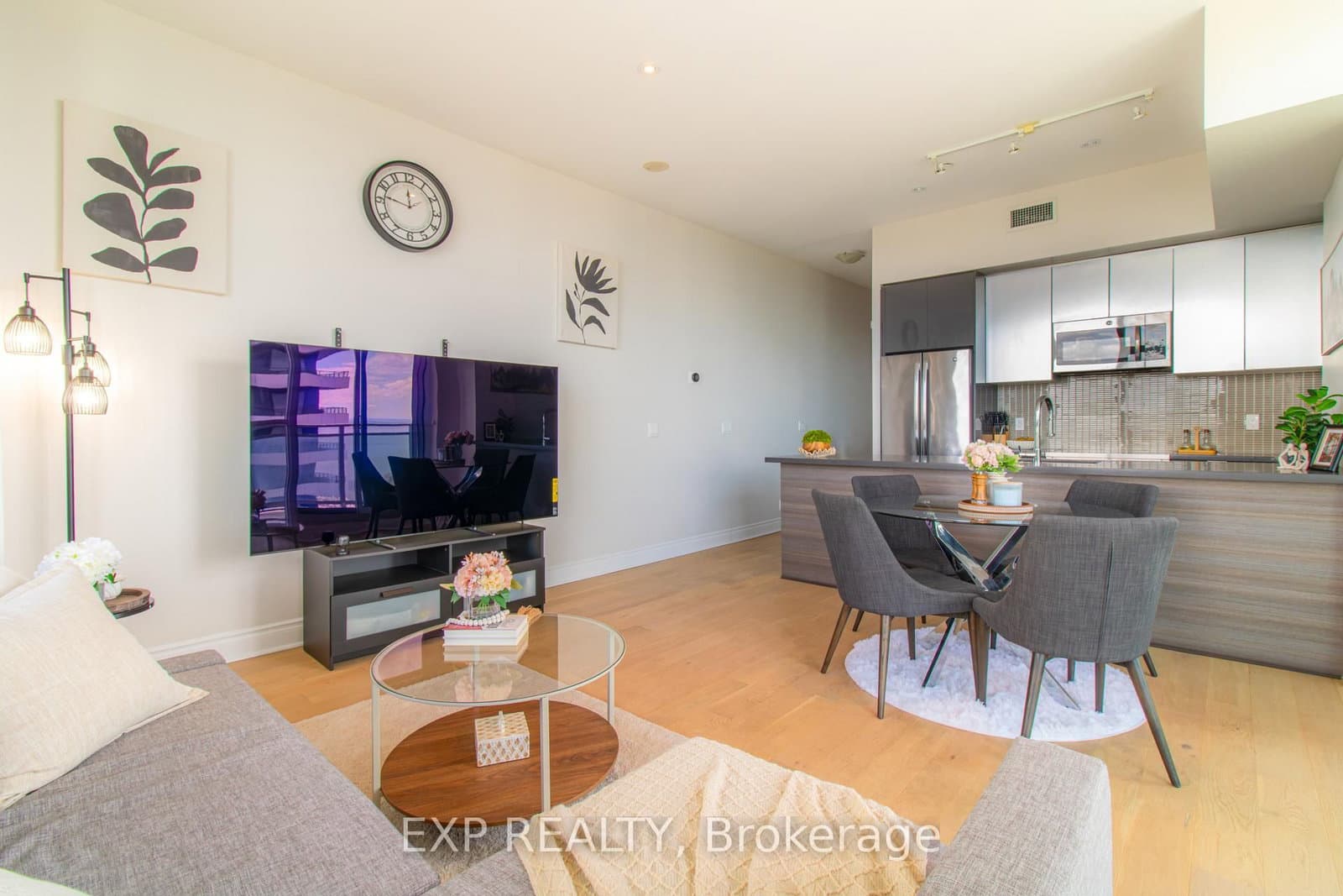 33 Shore Breeze Drive, Unit LPH3802 thumbnail 3