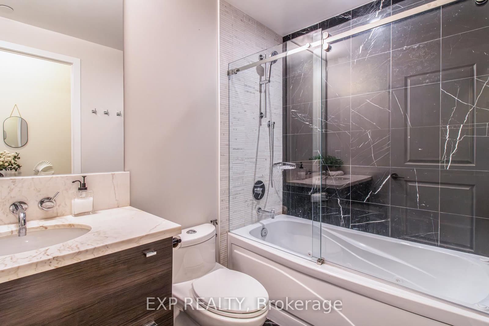 33 Shore Breeze Drive, Unit LPH3802 thumbnail 7