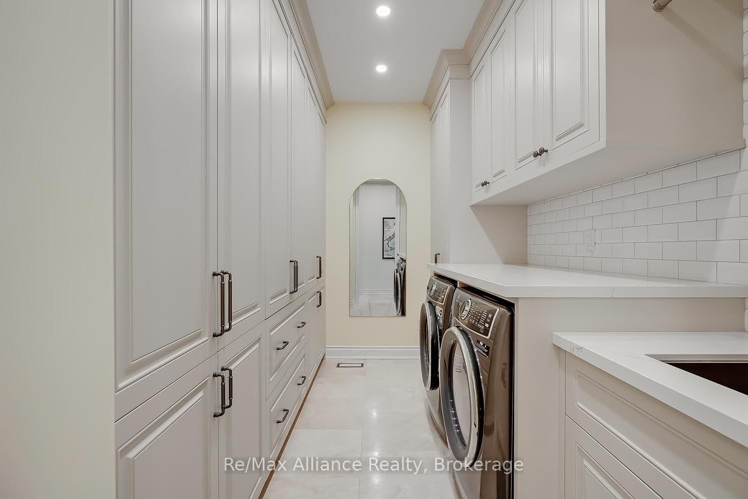 203 Burloak Drive thumbnail 18