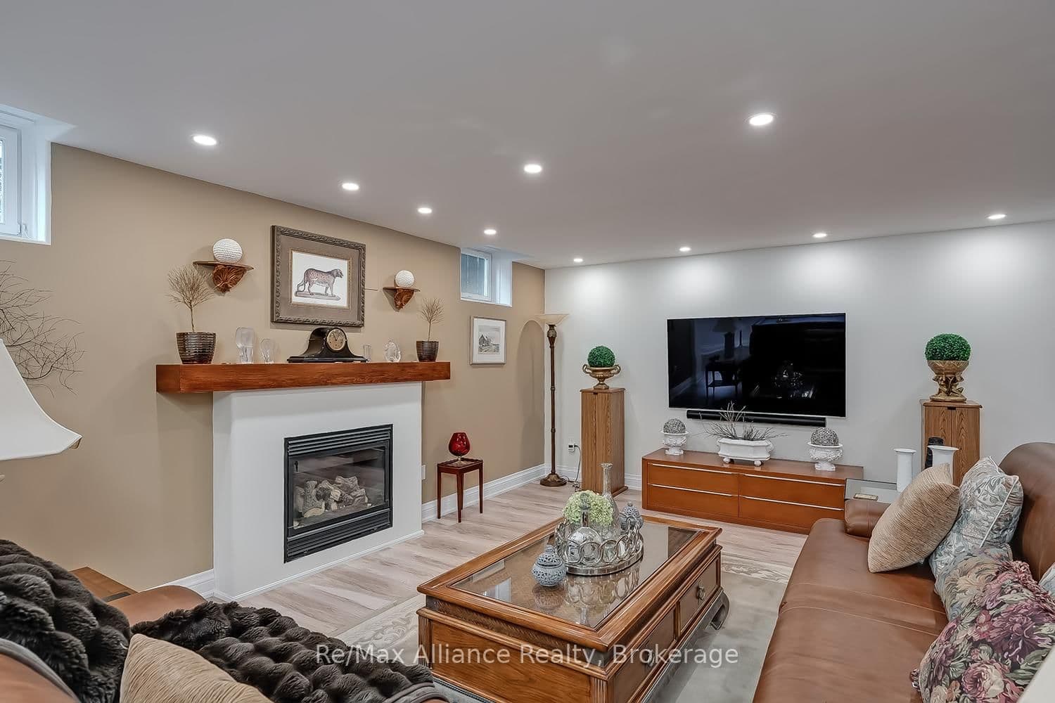 203 Burloak Drive thumbnail 32