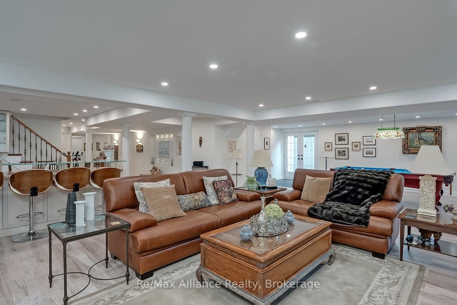 203 Burloak Drive thumbnail 33
