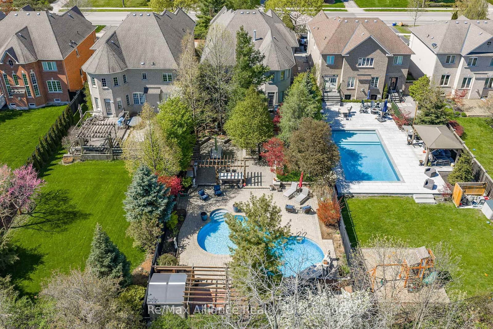 203 Burloak Drive thumbnail 37