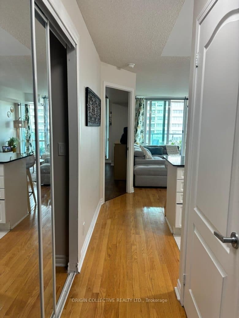 1 Elm Drive W, Unit 1101 thumbnail 5