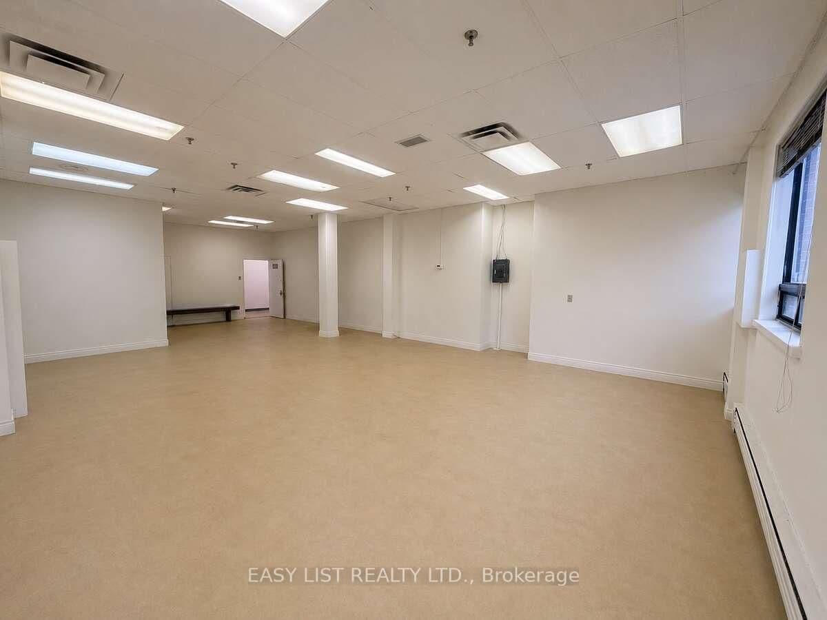 1818 Eglinton Avenue W, Unit 4 thumbnail 4