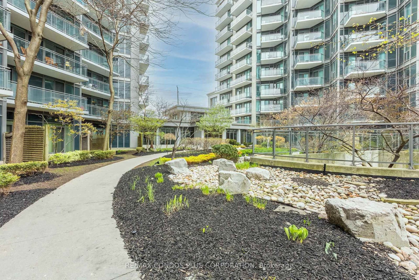 #317 - 2119 Lake Shore Boulevard W