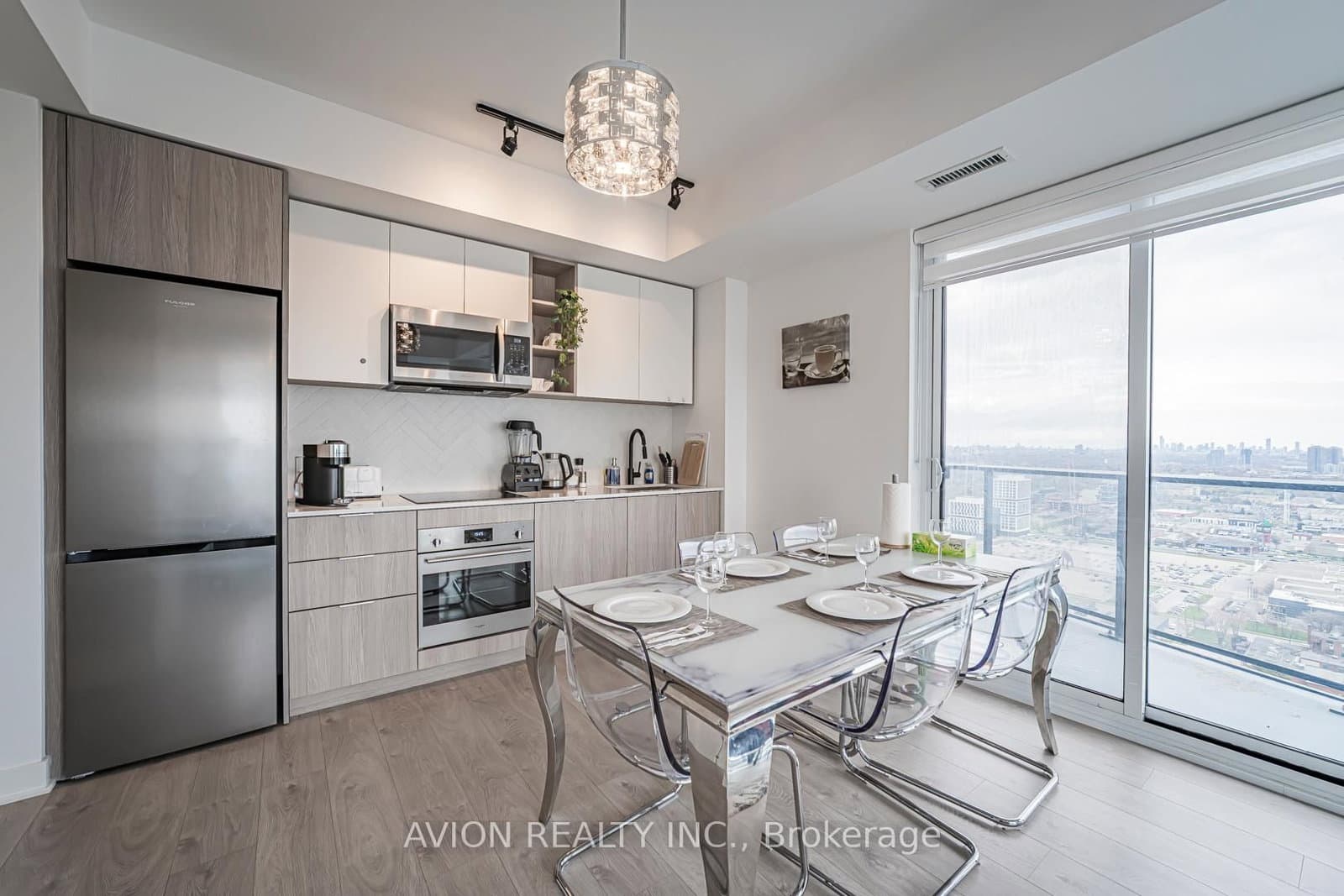 36 ZORRA Street, Unit 3008 thumbnail 2