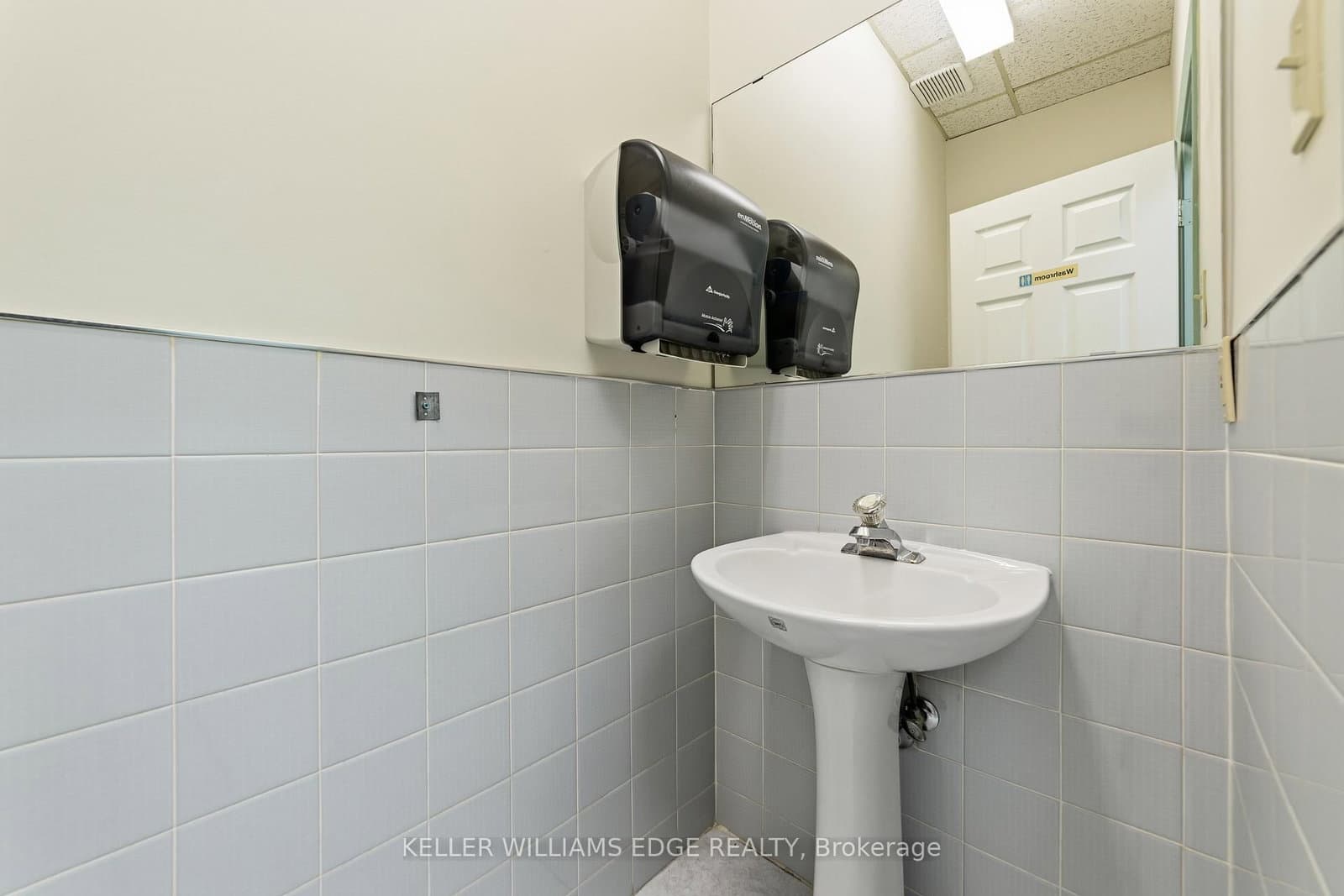 4136 Dundas Street W thumbnail 11