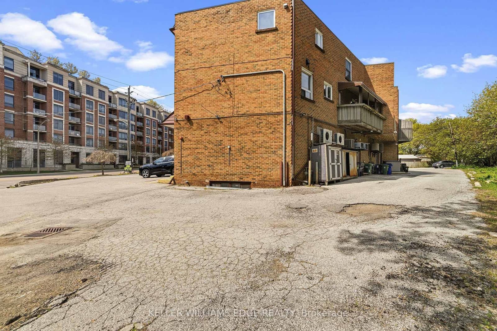 4136 Dundas Street W thumbnail 20