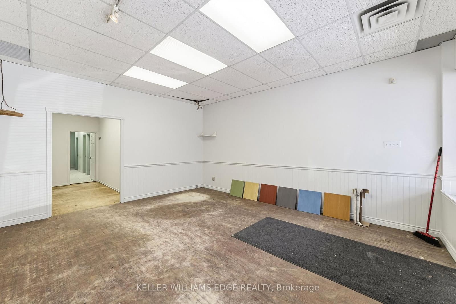 4136 Dundas Street W thumbnail 3