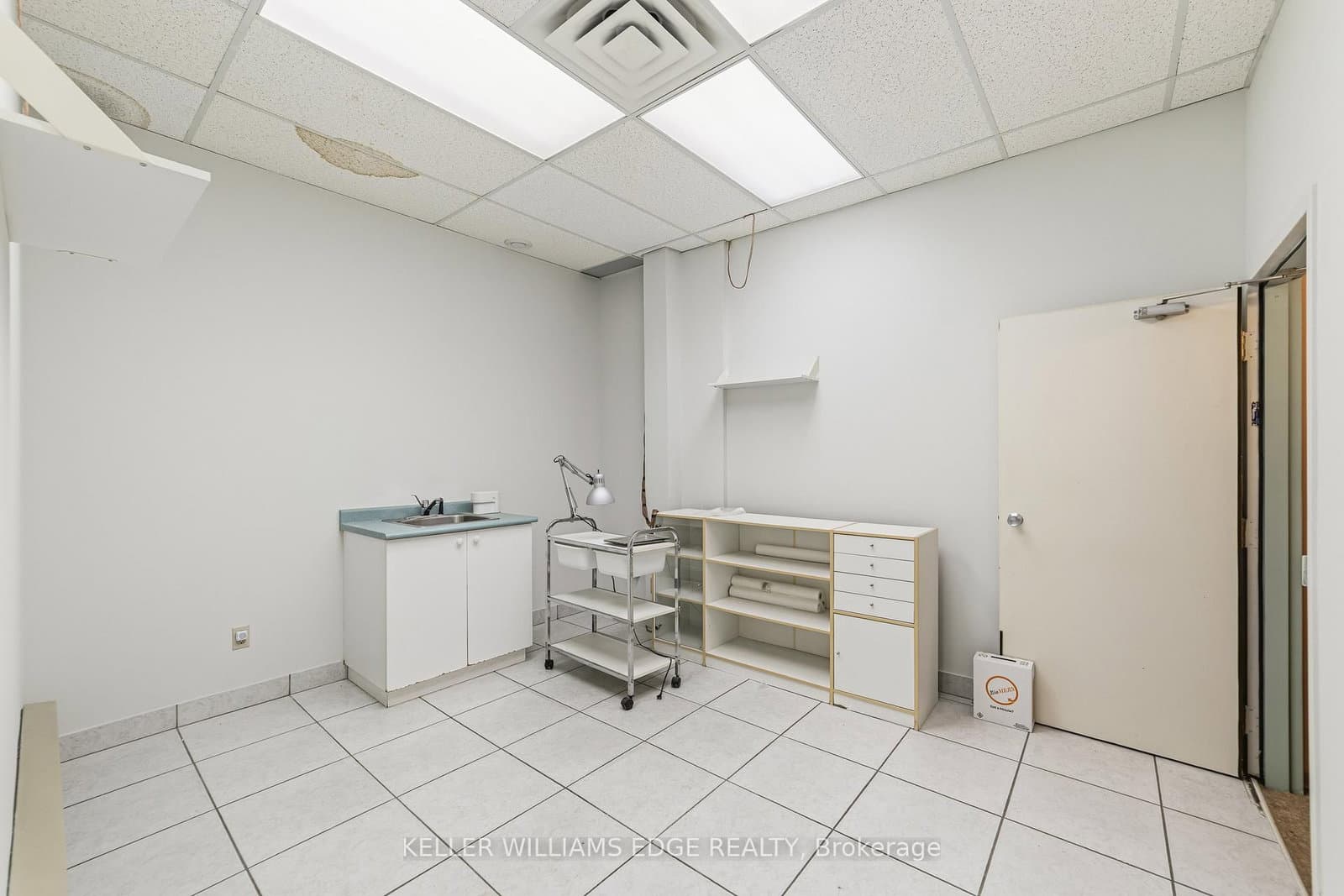 4136 Dundas Street W thumbnail 5