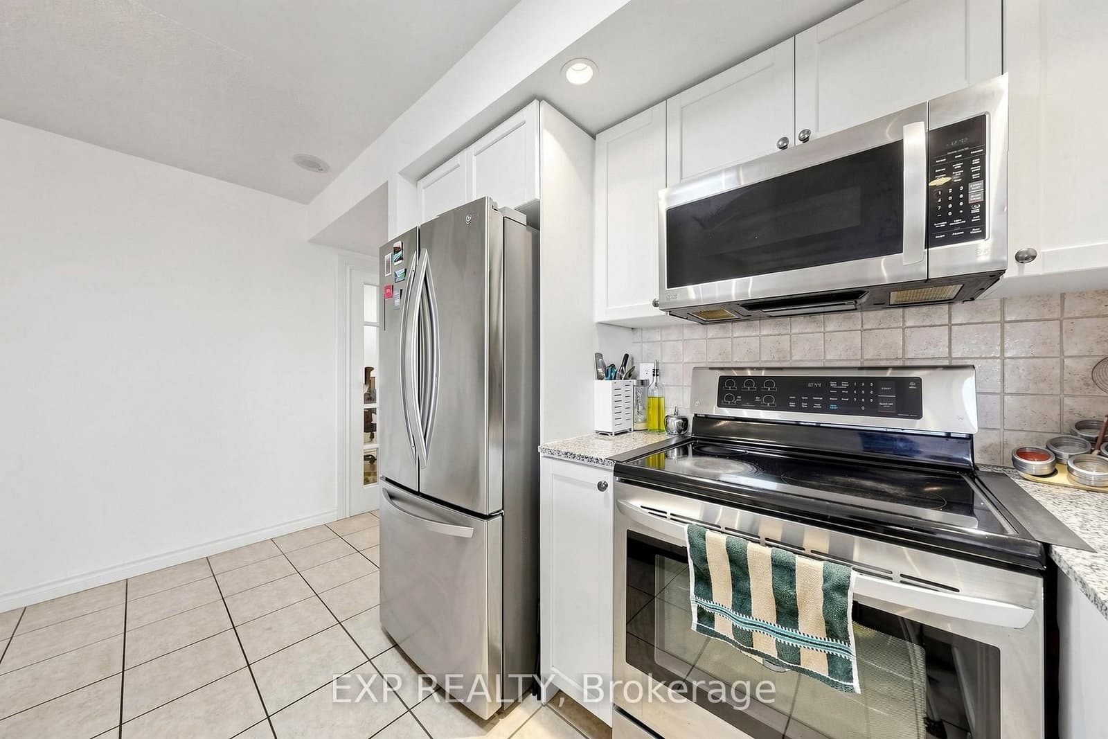 5233 Dundas Street W, Unit #1428 thumbnail 12