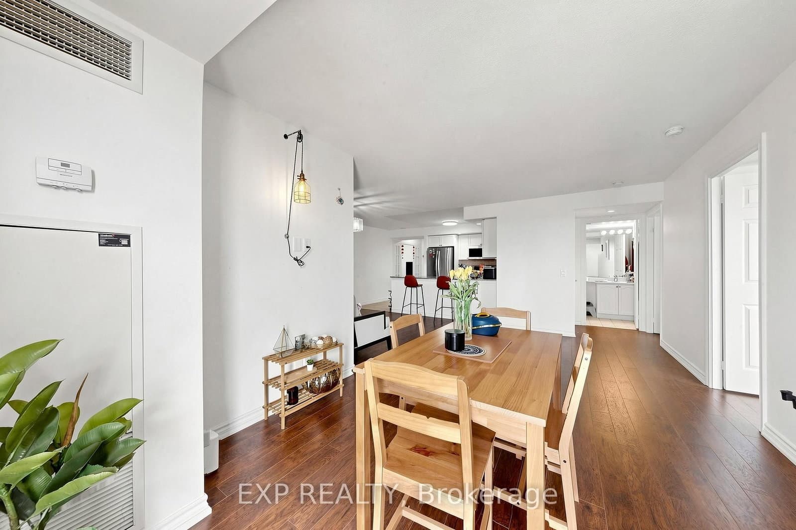 5233 Dundas Street W, Unit #1428 thumbnail 18