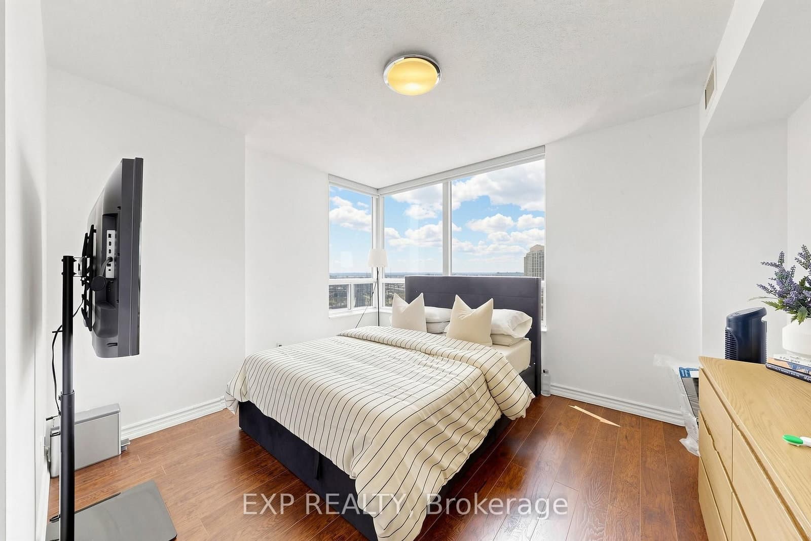 5233 Dundas Street W, Unit #1428 thumbnail 19