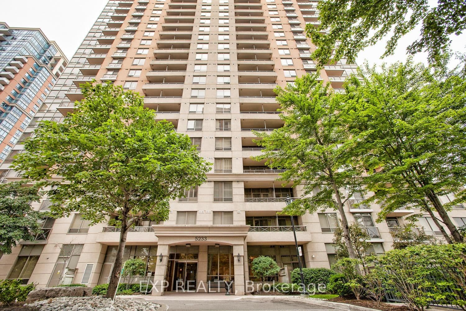 5233 Dundas Street W, Unit #1428 thumbnail 2