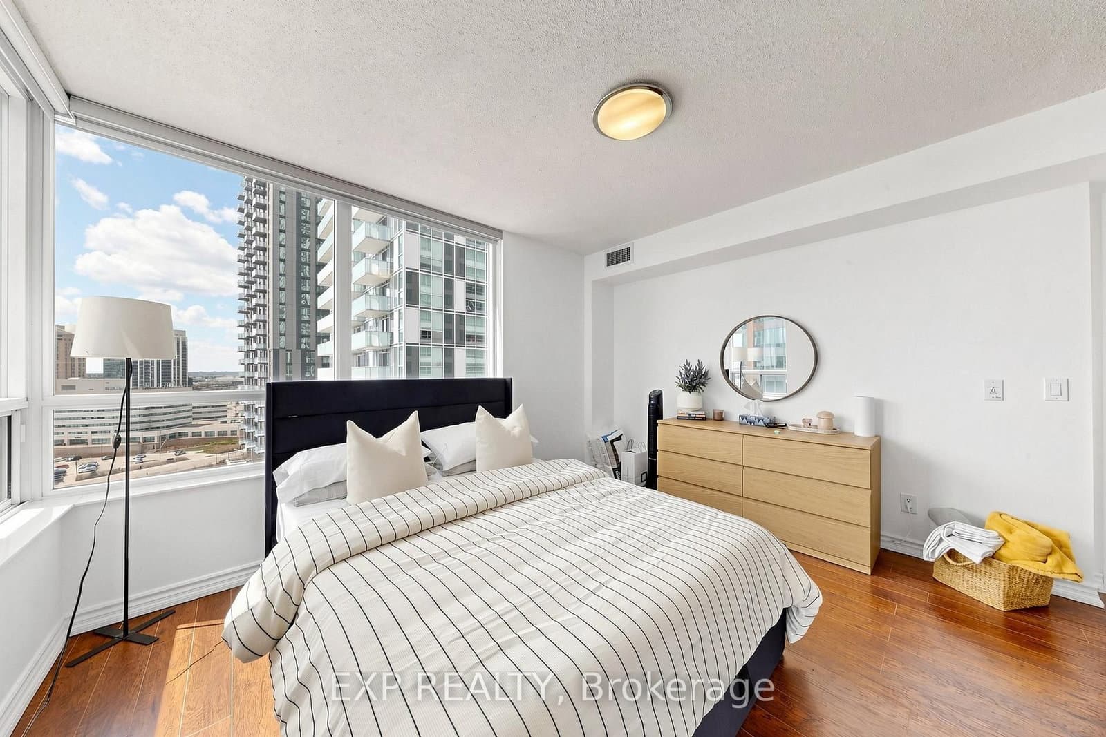 5233 Dundas Street W, Unit #1428 thumbnail 20