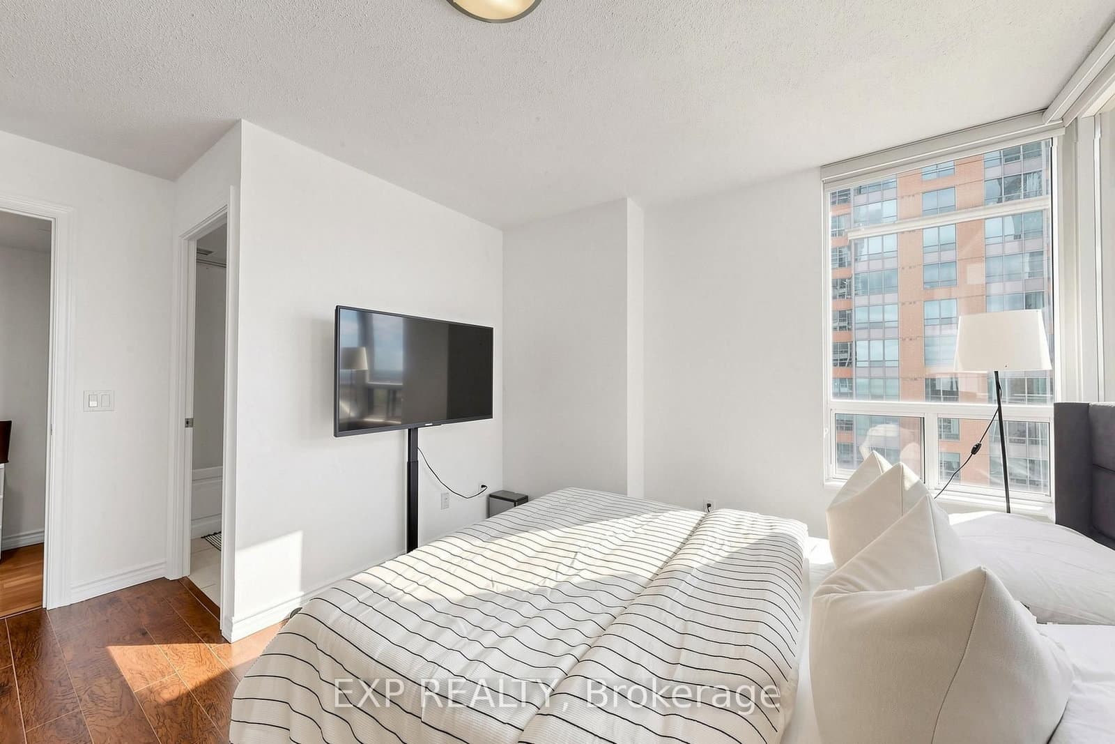 5233 Dundas Street W, Unit #1428 thumbnail 21