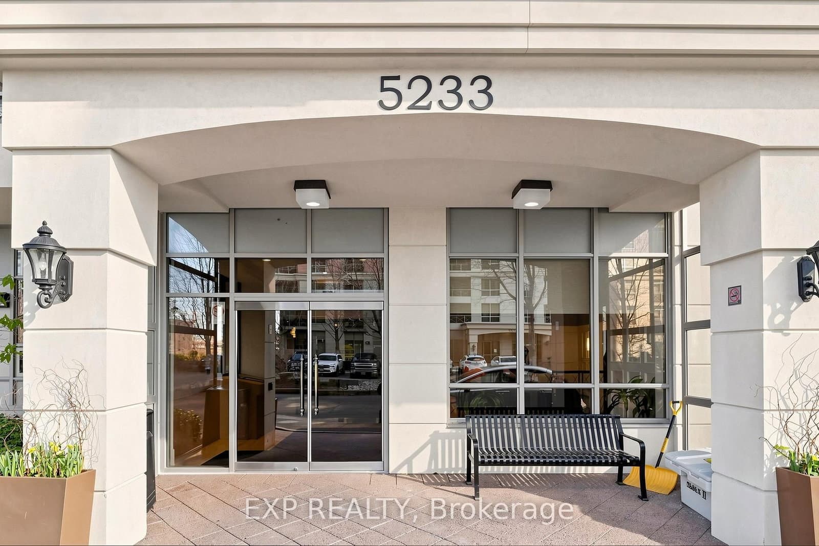 5233 Dundas Street W, Unit #1428 thumbnail 4