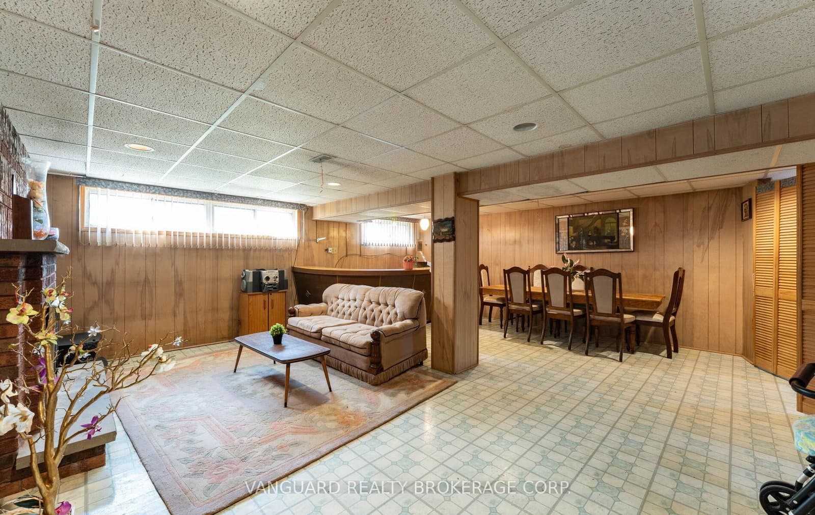 182 Dixon Road thumbnail 29