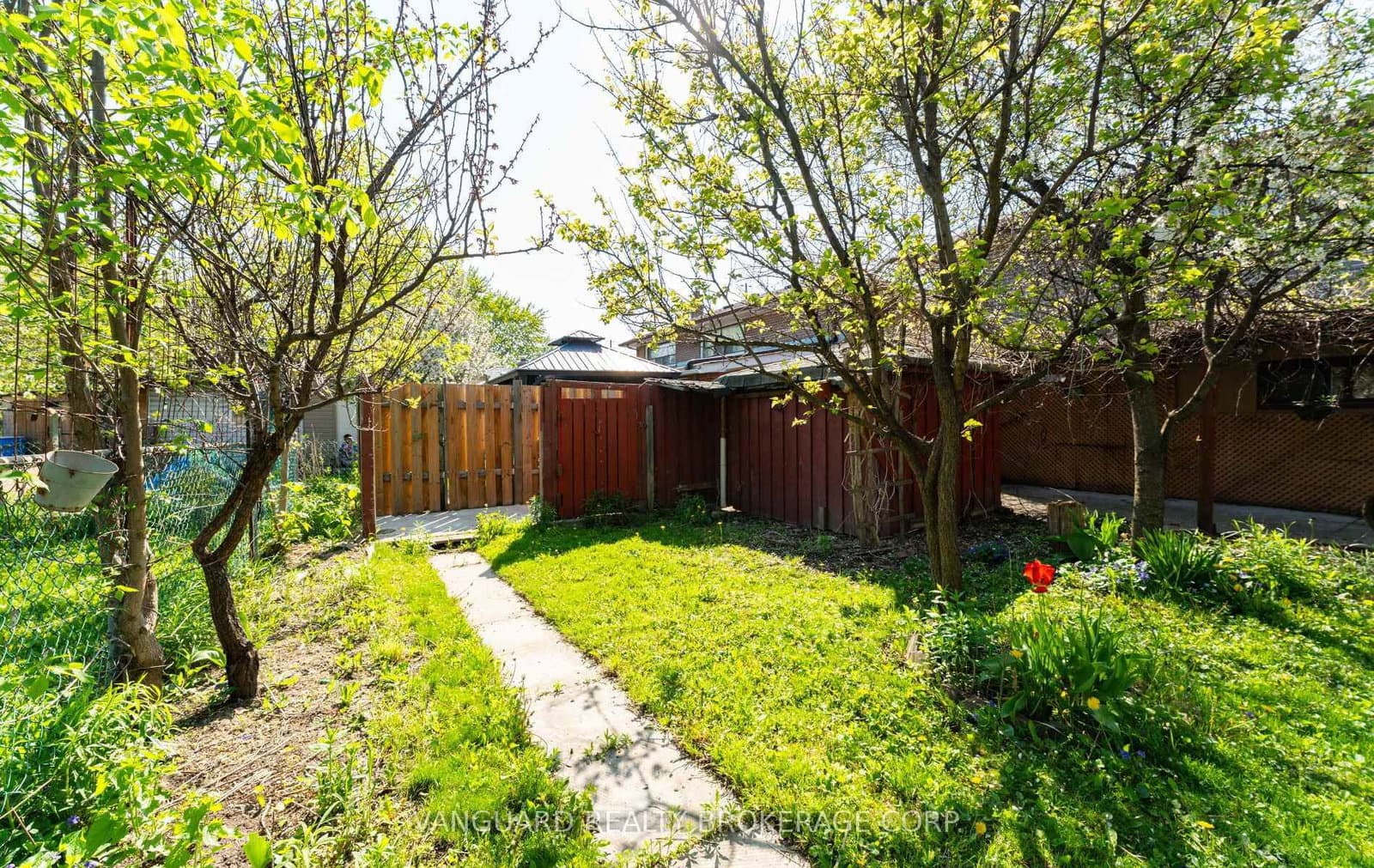 182 Dixon Road thumbnail 45