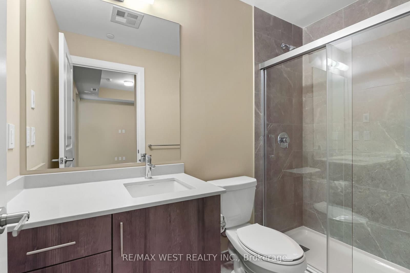 3240 William Coltson Avenue, Unit 205 thumbnail 11
