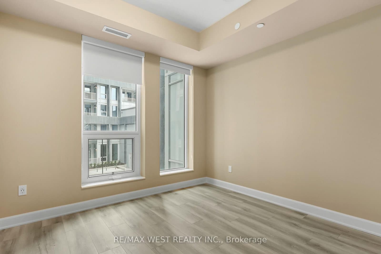 3240 William Coltson Avenue, Unit 205 thumbnail 12