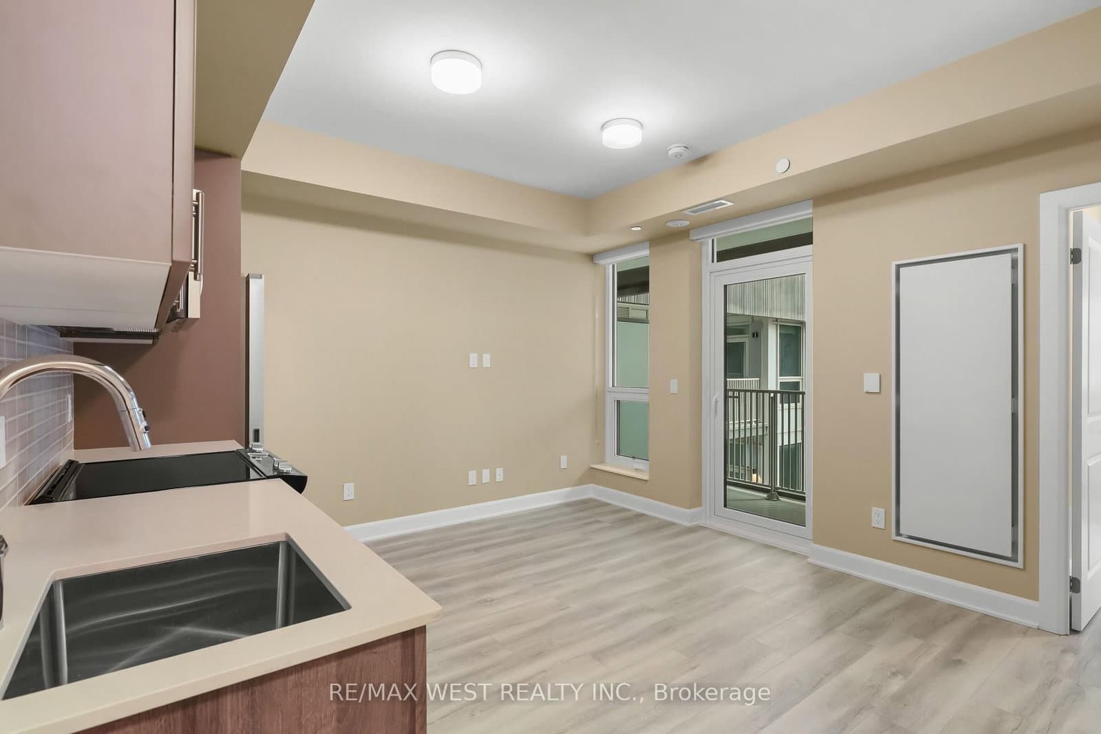 3240 William Coltson Avenue, Unit 205 thumbnail 7