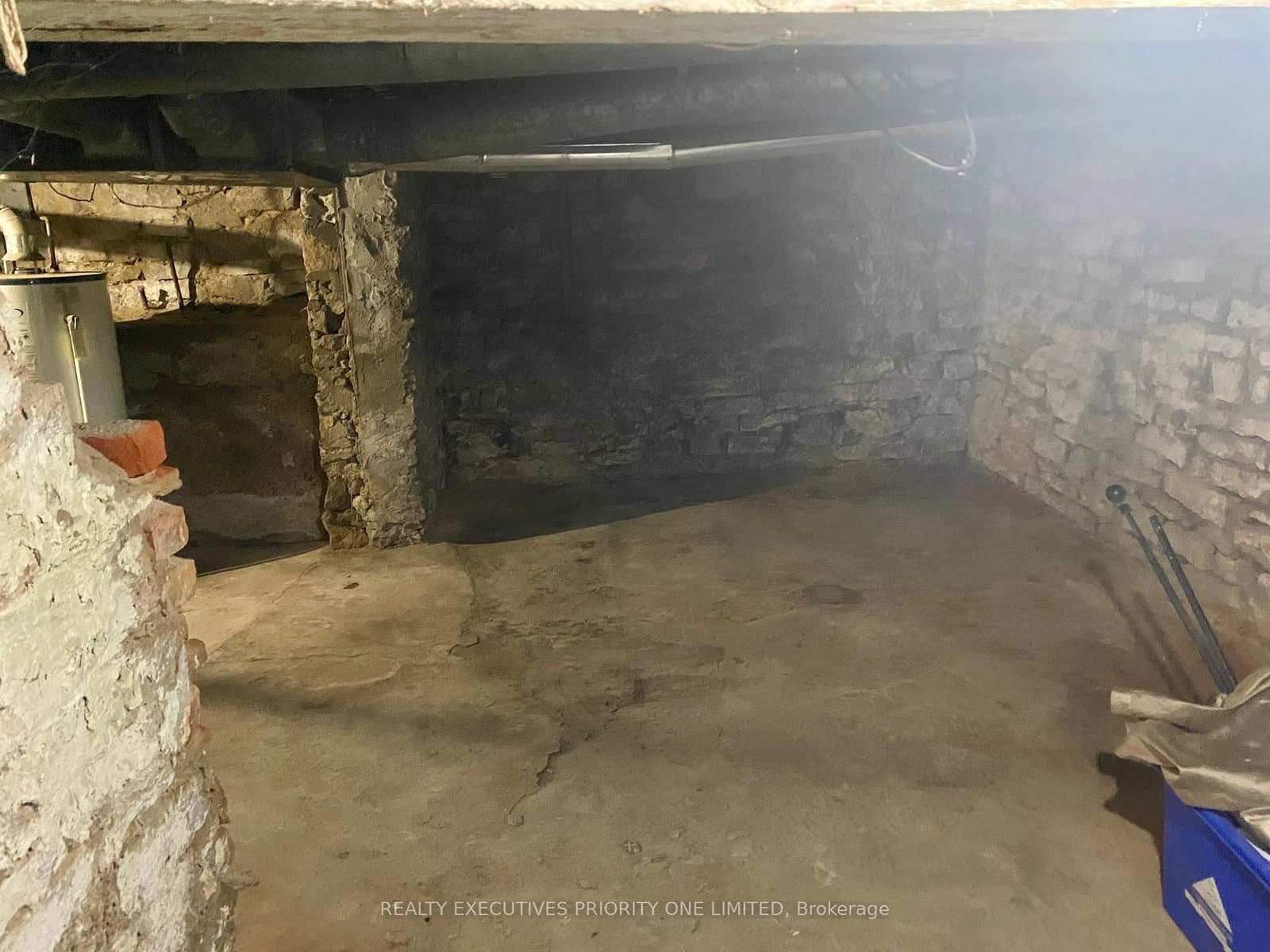 280 Annette Street, Unit 1 thumbnail 3