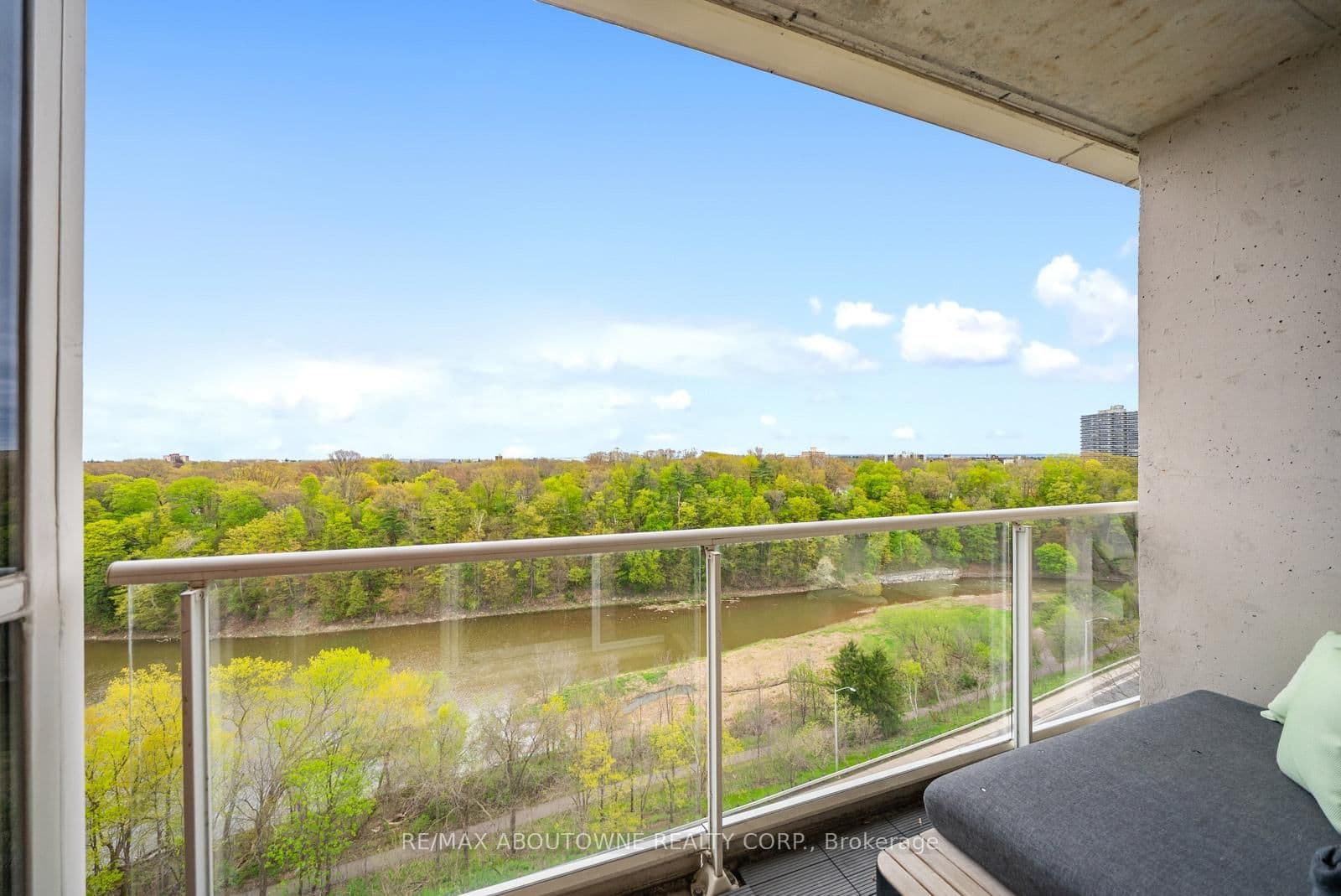 50 Old Mill Road, Unit 703 thumbnail 18