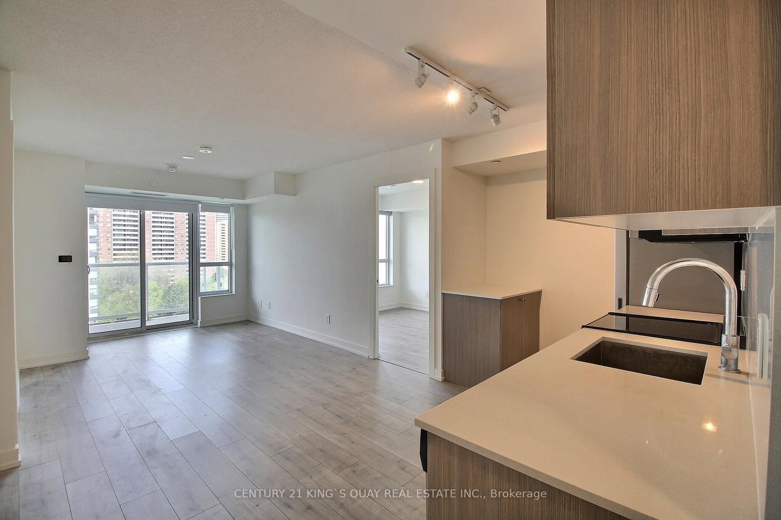 10 Wilby Crescent, Unit 907 thumbnail 4
